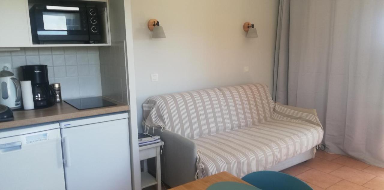 Les Calanques Apartment เลอิสซ็องเบรอ ภายนอก รูปภาพ