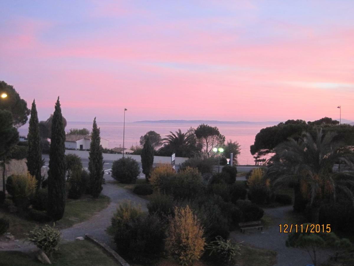 Les Calanques Apartment เลอิสซ็องเบรอ ภายนอก รูปภาพ